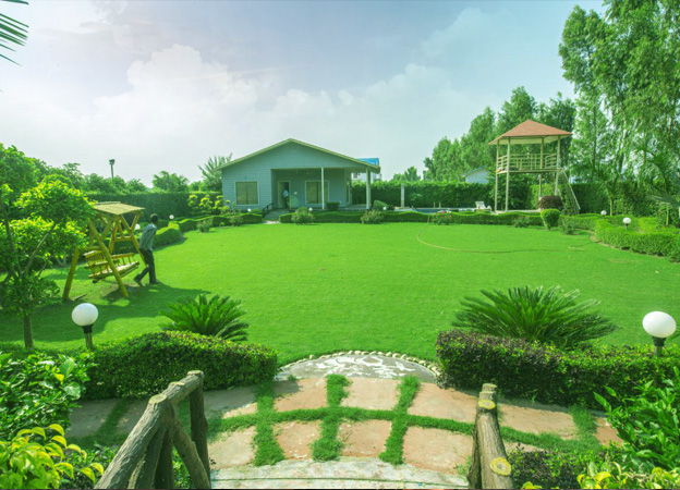luxury farmshouse in noida- Greenaria Buildtech